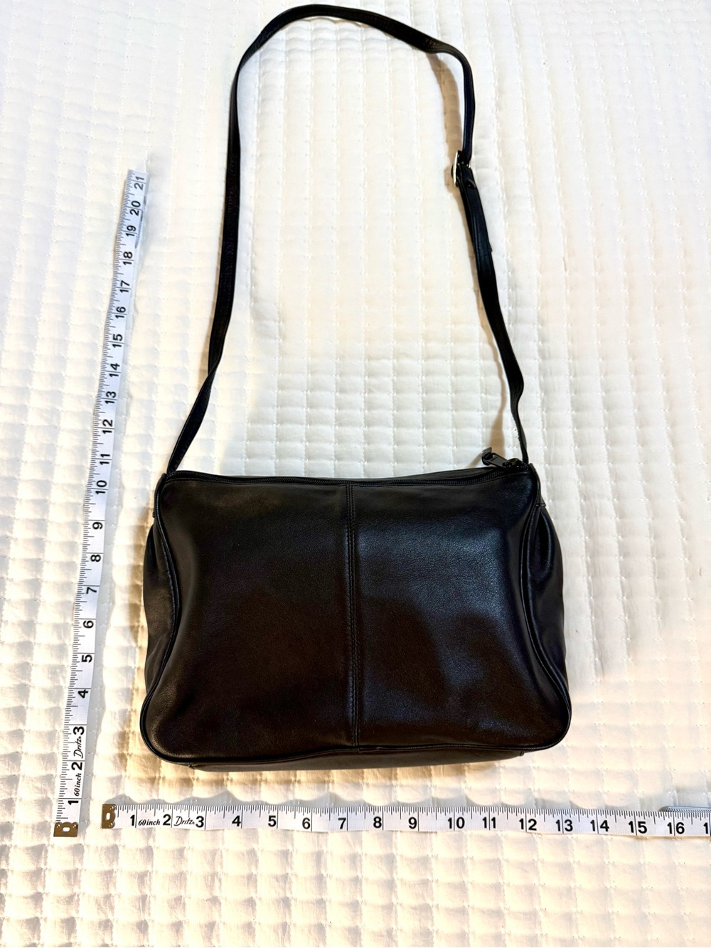 Vintage Lisa Loren -  Classic Black Leather Shoulder Bag